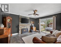 1093 VISCOUNT ROAD - 21