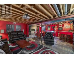 1093 VISCOUNT ROAD - 36