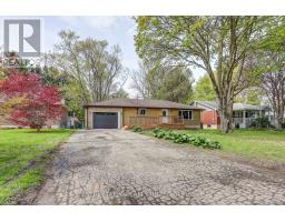 10 VINEDEN DRIVE - 1