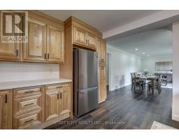 10 VINEDEN DRIVE - 15