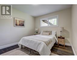 10 VINEDEN DRIVE - 20