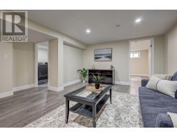 10 VINEDEN DRIVE - 26