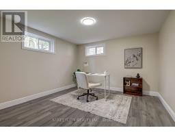 10 VINEDEN DRIVE - 31