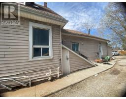 466 ADELAIDE STREET N - 6