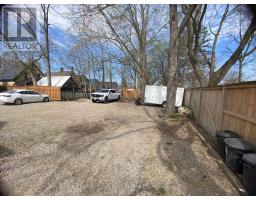 466 ADELAIDE STREET N - 7