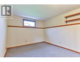 8 QUAIL RIDGE CRESCENT - 32