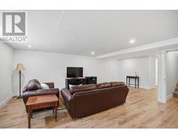 26 THIMBLEWEED DRIVE - 30