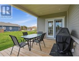 26 THIMBLEWEED DRIVE - 38