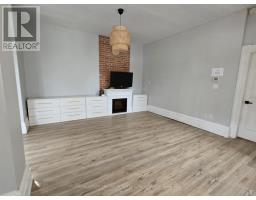 11 MAPLE STREET W - 5
