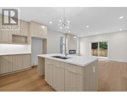 60 MOONLIGHT COURT - 4