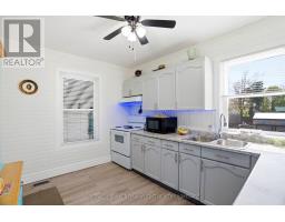 221 MAIN STREET S - 16