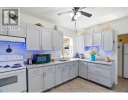 221 MAIN STREET S - 17