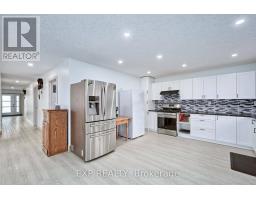 313 JOHN STREET S - 7