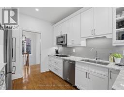 15 - 1040 RIVERSIDE DRIVE - 10