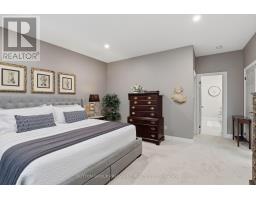15 - 1040 RIVERSIDE DRIVE - 16