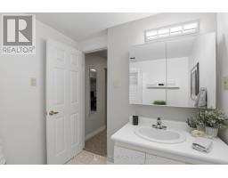 15 - 1040 RIVERSIDE DRIVE - 39