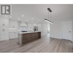 107 VICTORIA STREET E - 11