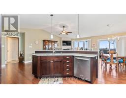 14 - 2100 DENVIEW AVENUE - 16
