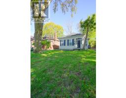 571 DUFFERIN AVENUE - 1