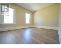 571 DUFFERIN AVENUE - 13