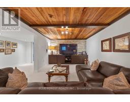 43 COMPTON CRESCENT - 38