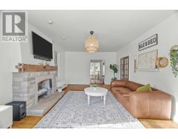 521 UPPER QUEEN STREET - 11