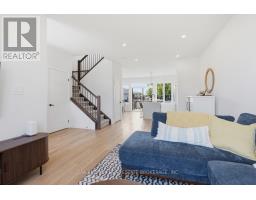 32 HELEN COURT - 10