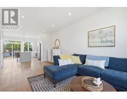 32 HELEN COURT - 11