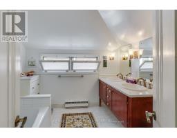 1008 WATERLOO STREET - 27