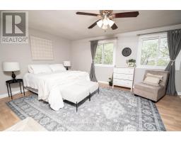 70 - 300 SANDRINGHAM CRESCENT - 15