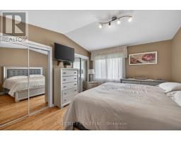 21 - 2100 DENVIEW AVENUE - 14