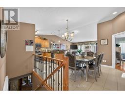 21 - 2100 DENVIEW AVENUE - 17