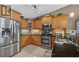21 - 2100 DENVIEW AVENUE - 20