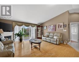 21 - 2100 DENVIEW AVENUE - 24