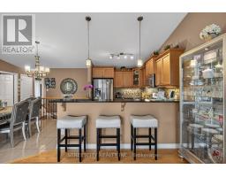 21 - 2100 DENVIEW AVENUE - 26