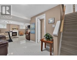 21 - 2100 DENVIEW AVENUE - 27