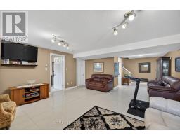 21 - 2100 DENVIEW AVENUE - 30
