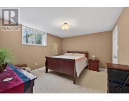 21 - 2100 DENVIEW AVENUE - 32