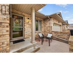 21 - 2100 DENVIEW AVENUE - 4