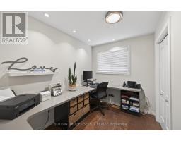 43 STROUD CRESCENT - 17