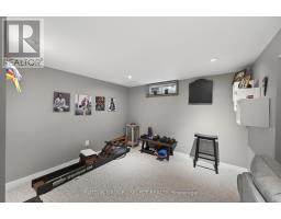 43 STROUD CRESCENT - 24