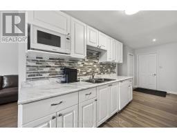 125 - 1500 RICHMOND STREET - 10