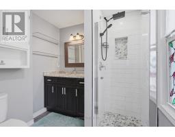 76 SPENCER CRESCENT - 24