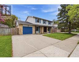 76 SPENCER CRESCENT - 4