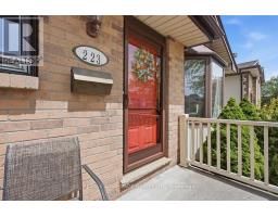 223 ARDSLEY CRESCENT - 6