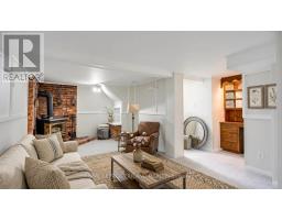 21 OAK STREET - 18