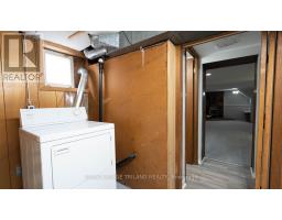 21 OAK STREET - 24