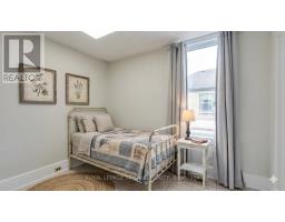 21 OAK STREET - 9
