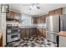 8 - 159 SANDRINGHAM CRESCENT - 15