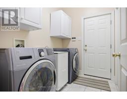 6 HUNTINGTON TERRACE - 21
